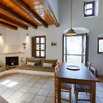 Prázdninový dům Tzokeika Traditional Settlement