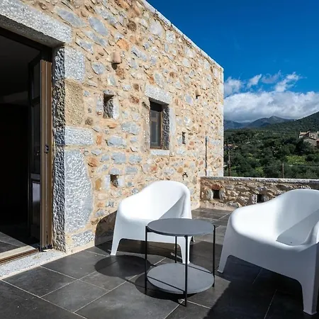 Tzokeika Traditional Settlement Nyaraló *