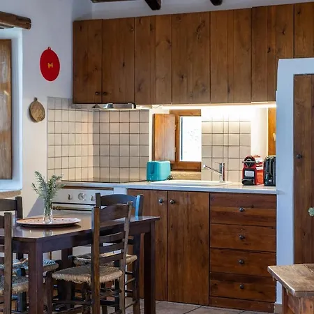 Tzokeika Traditional Settlement Holiday home *