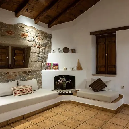 Dom wakacyjny Tzokeika Traditional Settlement Riglia