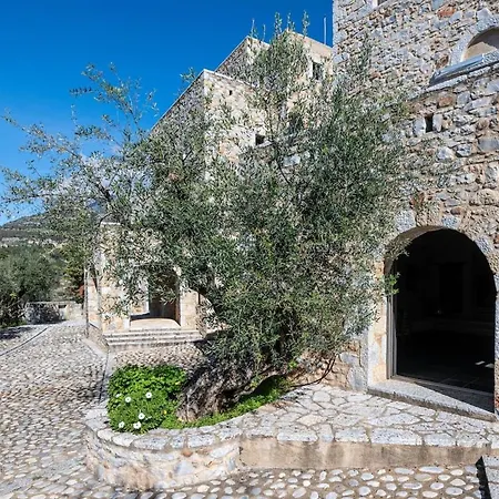 Nyaraló Tzokeika Traditional Settlement