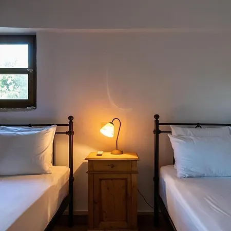 Tzokeika Traditional Settlement Nyaraló Rínglia