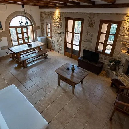 Tzokeika Traditional Settlement * Rínglia