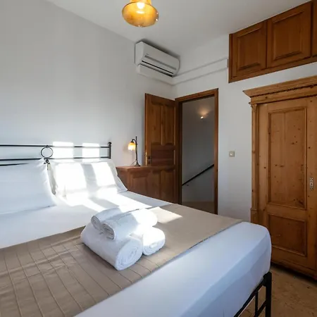 Feriehus Tzokeika Traditional Settlement *