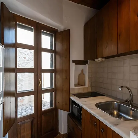 Vakantiehuis Tzokeika Traditional Settlement