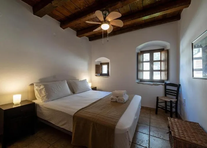 Feriehus Tzokeika Traditional Settlement *