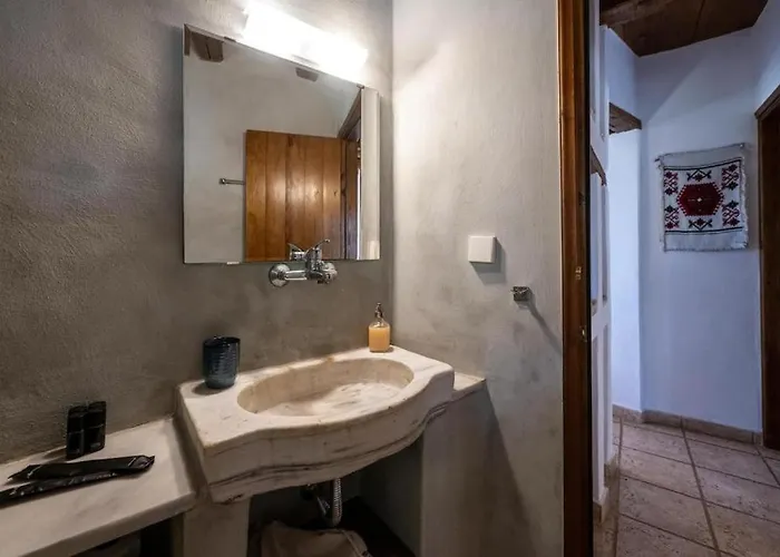 Vakantiehuis Tzokeika Traditional Settlement Riglia