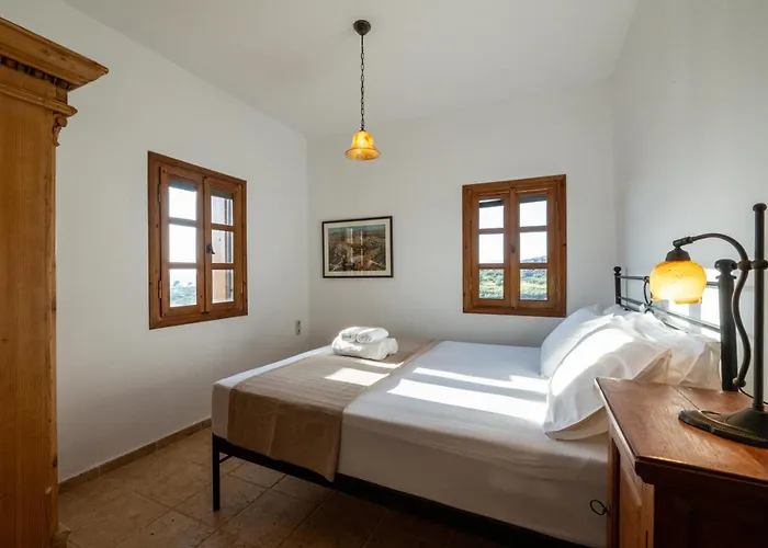 Tzokeika Traditional Settlement Feriehus Riglia