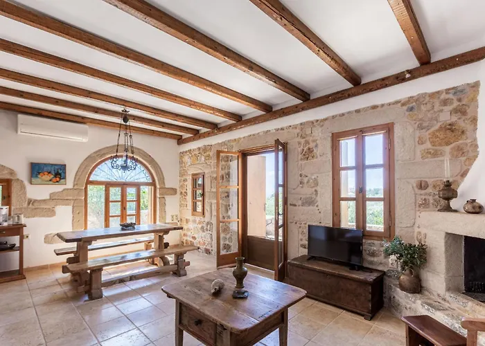 Feriehus Tzokeika Traditional Settlement