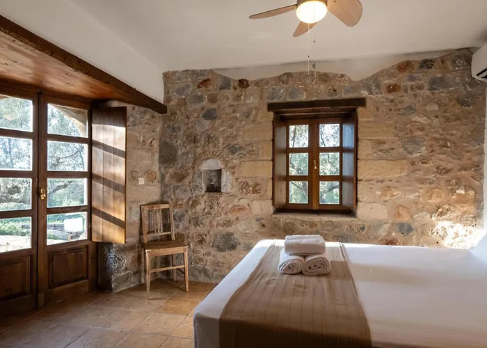 Tzokeika Traditional Settlement Feriehus