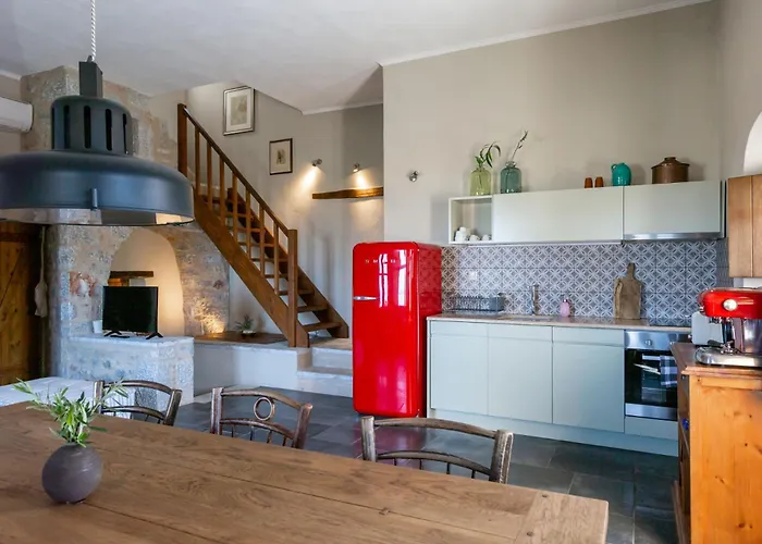 Tzokeika Traditional Settlement Feriehus *