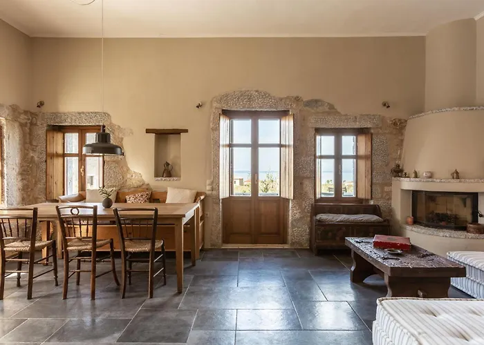 Feriehus Tzokeika Traditional Settlement Riglia