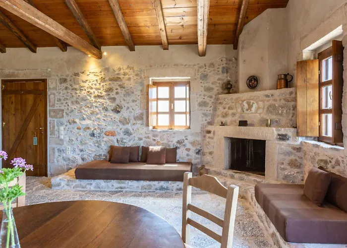 Feriehus Tzokeika Traditional Settlement