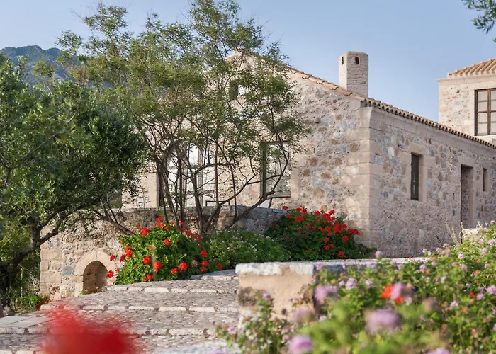 Tzokeika Traditional Settlement Feriehus *